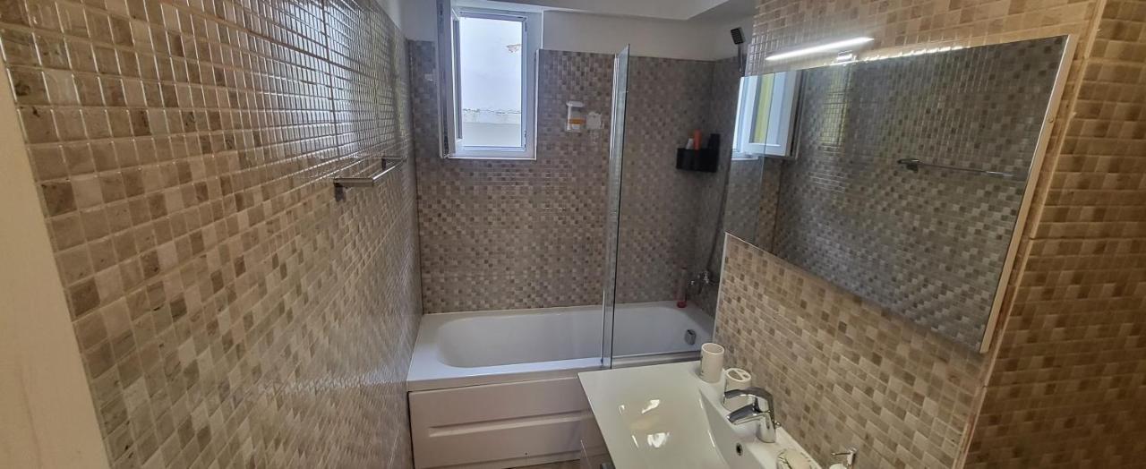 Etaj 4 fără lift. Garsoniera moderna, bloc nou Apartment Craiova Exterior foto